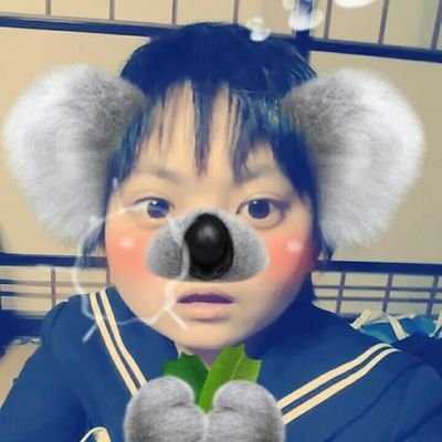 僕は、(Moon .)という、3人グループの、一人です。
主に、ダンスをしています。メンバーカラーは、オレンジです。
動物で例えると、柴犬らしいです。
みんな、個性溢れるメンバーで、みんな
大好きです。
頑張ります。
あと、面白い、楽しいこと、そしてダンス、歌うことが大好きです。