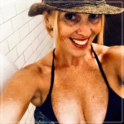 HeathermarieGr6's profile picture. peace. love. light. queen.