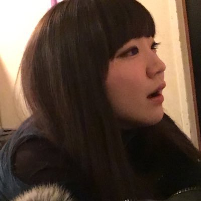 水彩テキスタイル、木・ガラス、UIUX、バンドのHP、物販まわりのデザイン作製など。気がついたらアナログ・デジタル両刀でデザイン業が本業なっとりました。mezcolanza(@mezcolanza_band)/新宿ロフトプラスワン/トッピングクラブ(@TOPPING_CLUB)/Bar Pochinki(MOGnee)