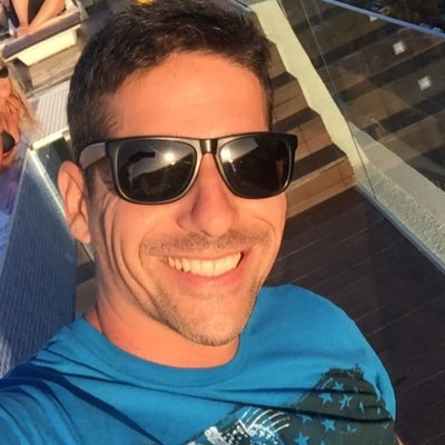 IoneTanausu's profile picture. Creatividad, esfuerzo y mucho café !! Creador audiovisual enamorado de mi familia.