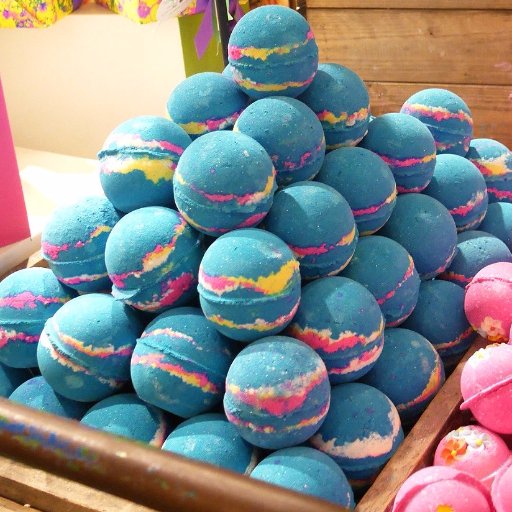 Here you can get Free Lush Bath Bomb