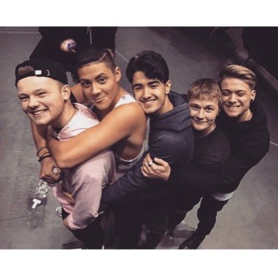 @YazdanQafouri @AJBentleyUK @CurtisTJohns @ItsSarioSolomon @NickCarsberg #LetItShineWinners #FiveToFive #TheBandMusical ❤️