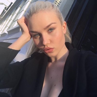 rpwkaia's profile picture. meet me in the pale moonlight.