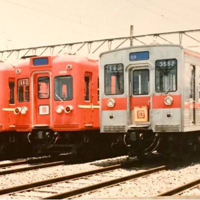 葛飾生まれ、葛飾育ち。幼い頃から京成電車が好きで、今では80, 90年代頃の四ツ木駅をNゲージで再現することが趣味としての夢。