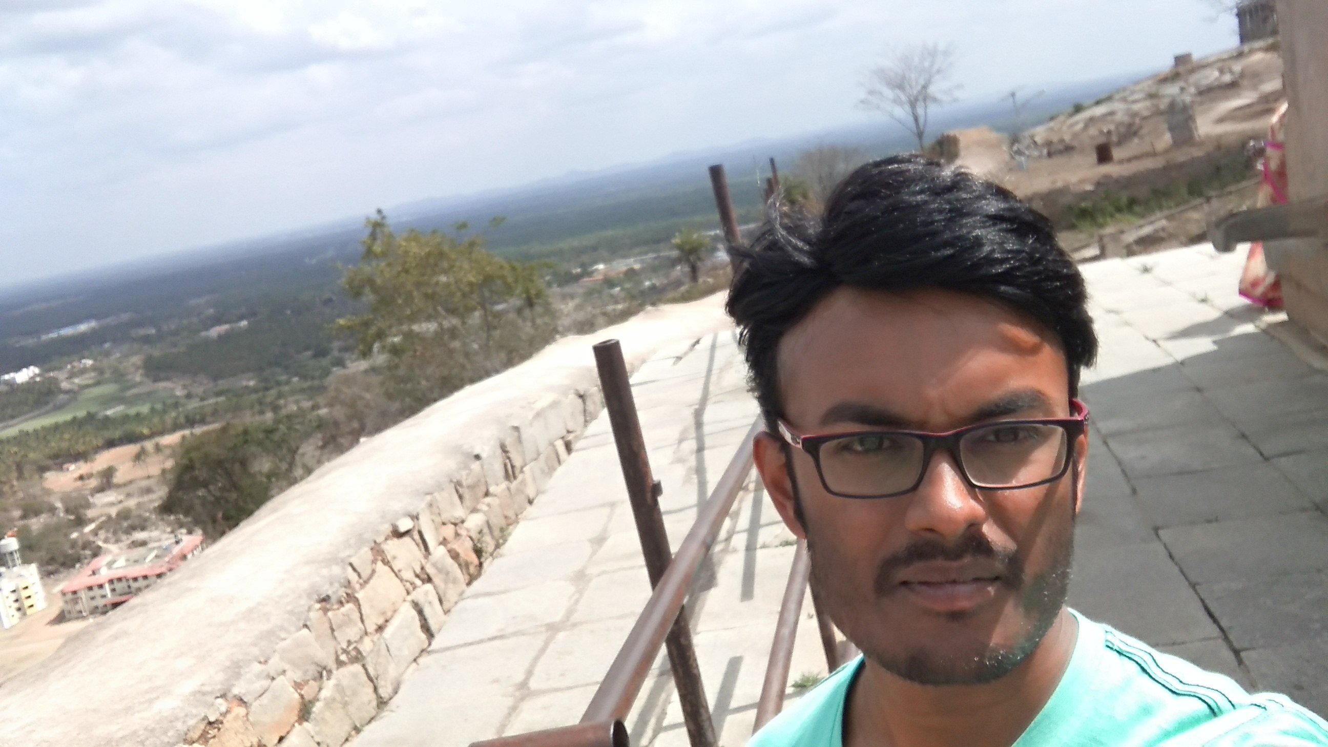 guru_cheruku's profile picture. :)