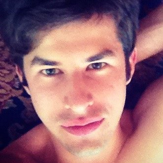 JaUvp2hREcjBNRn's profile picture. 