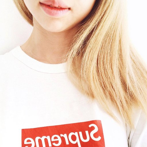 shirleytat's profile picture. 