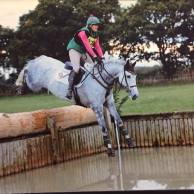 Amateur Eventer juggling life & a career. Would love to ride in top hat & tails #goal #dream