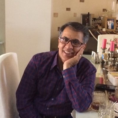 همه دلنوشته ها را می خوانم. آنها جالب و دوست داشتنی هستند. بسیاری از جملات علیرغم سادگی، عمق معنایی قابل توجه ای دارند. می خوانم و لذت می برم. زبانشناس