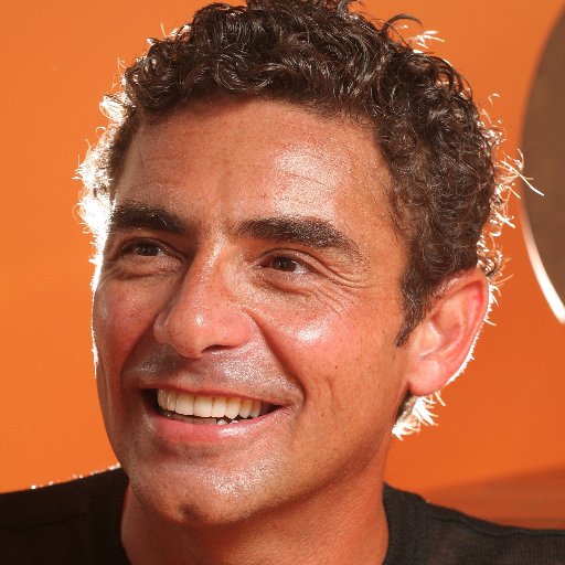 macielpedro's profile picture. Autor dos romances "O diário perdido de Shakespeare", “A noite de um iluminado”, "Previsões de um cego", "Retornar com os pássaros", entre outros.