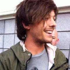 Oioi,poderia me ajudar dando rt no tweet fixado e mencionar o Louis? É muito importante para mim! (se gostar do Matthew Espinosa posso lhe dar dm é só pedir)