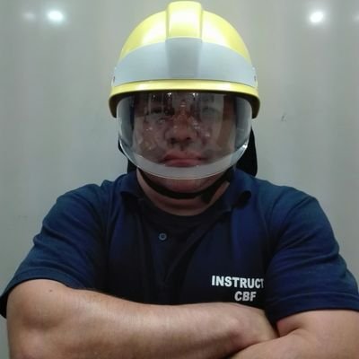 URIBISTA , ULTRADERECHISTA extremó.anti comunista , anti terrorista. Wassp 3004447697