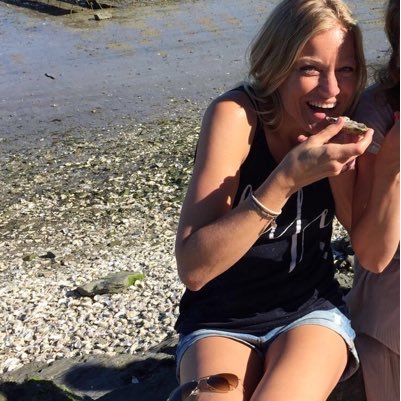 IreneHuttinga's profile picture. Amsterdam / hardlopen / tennis / Vondelpark / vriendinnen / zee / strand / WaZ / wijntjes / tuin / liefde /