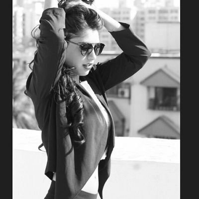 SarsarSaloni's profile picture. Love My Family,Big fan of Niti Taylor and Hrithik Roshan,life Family love