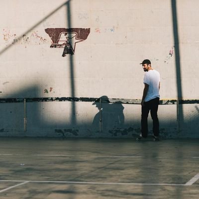 Coração de vagabundo bate na sola do pé...
Skate na veia pau no cú dos