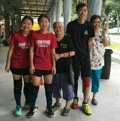 sexierthanmysis's profile picture. Only one person is called LA and thats me. Ooh lala...