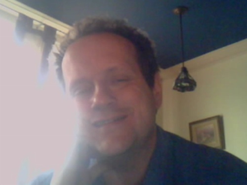 Newbie in internet world. I become a Twitter member to share experience and learn from your marketing knowlegde