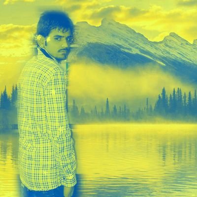 पानी की एक बूंंद गर्म
तवे पर पड़े तो मिट
जाती है
कमल के पत्ते पर गिरे
तो मोती बन जाती है
पानी की बूँद तो वही
है बस संगत का फर्क है