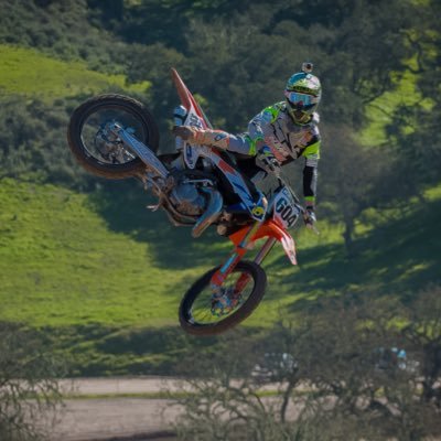 maxmiller604's profile picture. 🇺🇸Motocross#️⃣6️⃣0️⃣4️⃣hunting and fishing🎣 Instagram: @madmax604 Snapchat: max.miller604