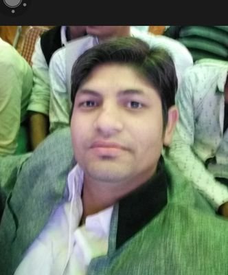 इतनी सी बात पर मेरा परिचय तमाम होता है मे उस रास्ते नही जाता जो आम होता है