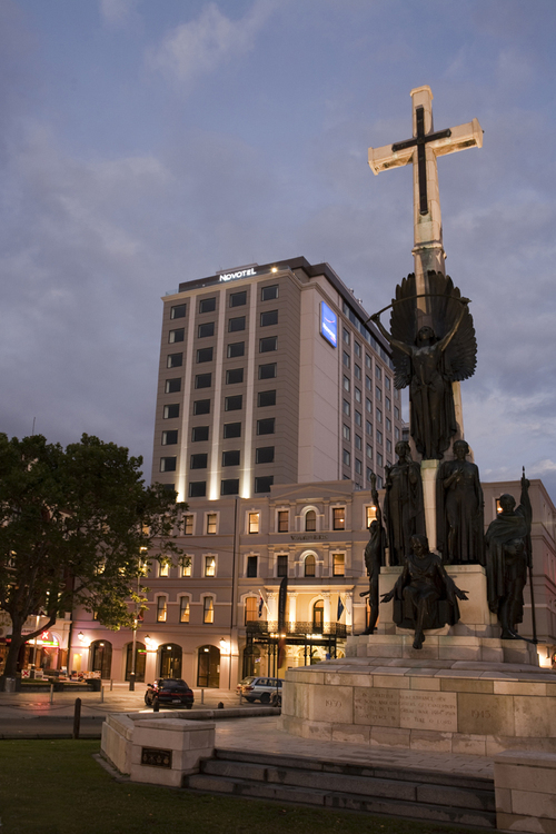 The debonair new Novotel Christchurch is perfectly located in the very heart of Cathedral Square, with 193 spacious rooms and suites.