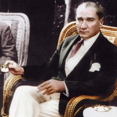 Eğlenceli ve pozitif ..Mustafa Kemal Atatürk hayranı bir vatansever