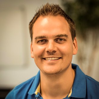 Visionary Design Director with over 18 years of experience in leading design teams and driving product innovation.