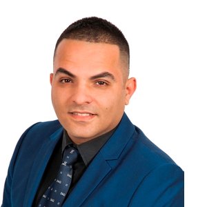 I am a professional Real estate Agent passionate about what I do and love connecting with people and helping them to achieve their dream result.
