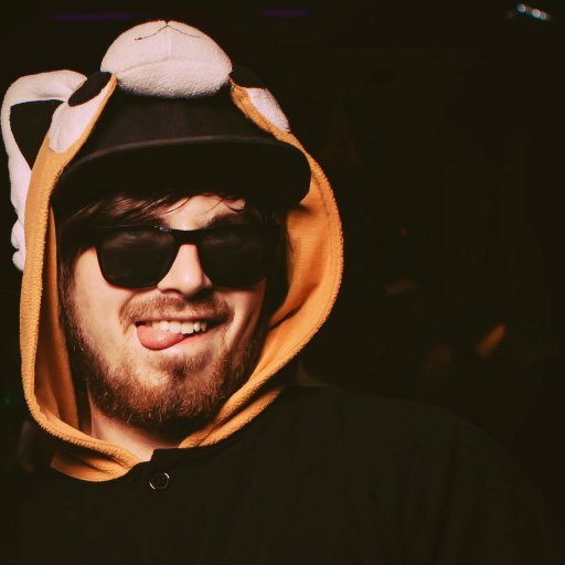 Pigwood182's profile picture. I love blink 182 and Tom DeLong-he's crazy
