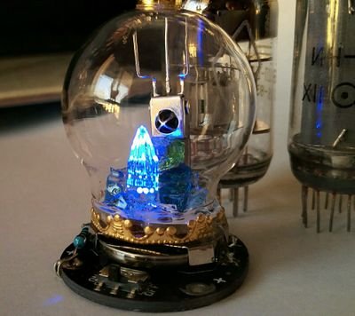 Ribeka_ele's profile picture. 電子部品のアクセサリー雑貨、小さい灯り、電子楽器を創作する工房です。創作活動お休みしております。ミンネ：https://t.co/c0xPKI5sLV　BASE：https://t.co/VkRyZDPqSd