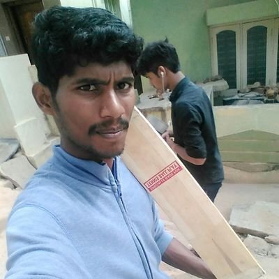 ragavith's profile picture. Life Sema jolly ah pothu..  Ulla poonthu gummi adichurathinga 😂😂😂😂