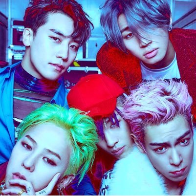 Bigbang Channel Bigbang Blue Bigbang Alive Tour 12 In Japan Special Final この時が懐かしいですね 照明が1本1本で綺麗だ 日本語もこの時はあまり上手じゃなかったのに Bigbang Blue T Co Suk5bhbfrm