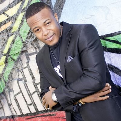 realgodsent's profile picture. 🎤Poet | Host | Promoter | Father | Enterpreneur | Proud 🇳🇬  👉Posts on Poetry, Faith, Family, Love, & Laughter.
💯 Follow the movement #IAMGODSENT.