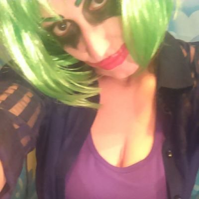 LaVi_xi0s4's profile picture. Sono inquieta, creativa, folle, forse borderline? Va be.. Amo la musica,  dipingere soprattutto di notte, i gatti, i libri, un po' meno la gente.