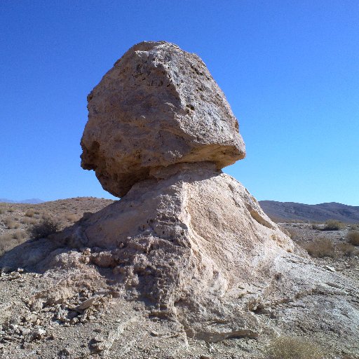 همواره غرق در رویاها
منتظر معجزه
معجزه کن ای معجزه گر