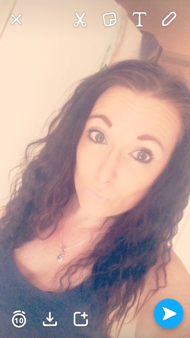 Lucillewalsh32's profile picture. Life may give you 100 reasons to cry but give life 1000 reasons to smile ...... snapchat loopylucille