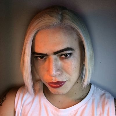 WhindMyLove's profile picture. Sabe aquela pessoa, que quando você tá triste vê vídeos dela pra rir muito? Bom, essa pessoa pra mim é o Whindersson! TE AMO!
Obs: Whind,sou vizinha da tua mãe!