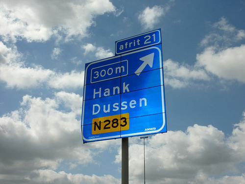 tweetache's profile picture. behoorlijk betwetende beroepslanterfanter,  had vroeger best leuke krullen en draait graag een 33-toeren plaatje op zijn Thorens TD160 MK II / SME III uit 1980.