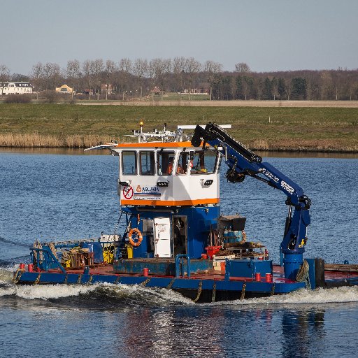 Aquavia, onderdeel van KWS
Infra Roosendaal, is specialist in waterwerken en sterk in het uitvoeren van onderhoud aan groot- en
kleinschalige waterwerken.
