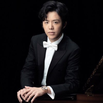 Official Twitter news feed of the Chinese super star pianist Li Yundi 李云迪 E:info@yundimusic.com （business contact only)