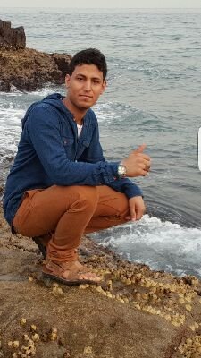 #جمله_تحبها
إن لم تكن رجلاً من مَطر لا تَعشق امرأة من وَرد