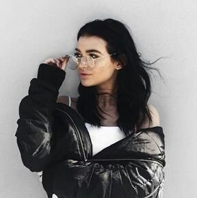 Imperfection is Beautiful ♡👑💕
Black|White♚🌹✨
No haters allow❌❌❌
Ig📷:@xxbelangggs
