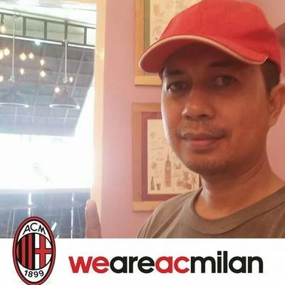 Seorang PNS yg jg Milanisti serta bpk rumah tangga..🔴⚫❤️🖤