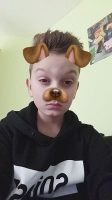 11Y/O
Instagram:linusderechte
Xbox Live:DerChip2006
Facebook:Linus Boehler 
Spotify:Linus Boehler