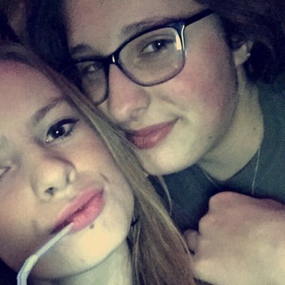 reneekusterss's profile picture. Musical.ly: ayeitsrenee