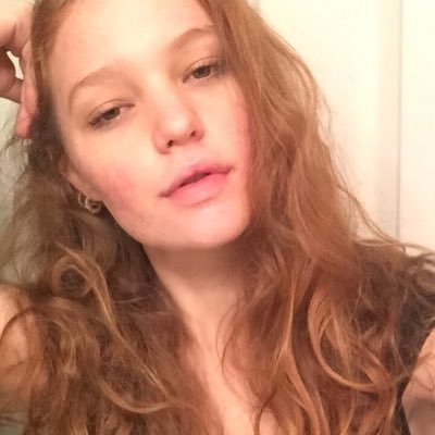 valrosich16's profile picture. valeria.