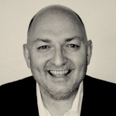 ingénieur et juriste, spécialiste des mutations digitales des systèmes d'informations.