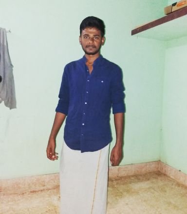 Robin15397's profile picture. 