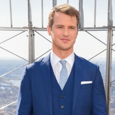 Freddie Stroma