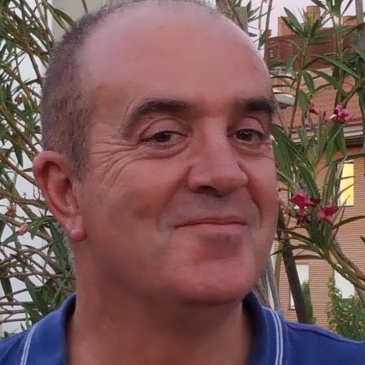 Yisusteacher's profile picture. Profesor y científico en los ratos libres